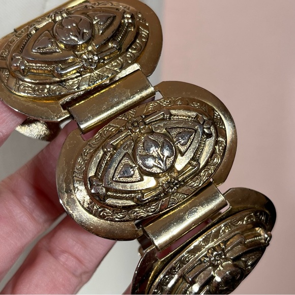 Vintage Victorian Goth Oversized cosplay medieval Renaissance Gold Bracelet - Picture 7 of 17